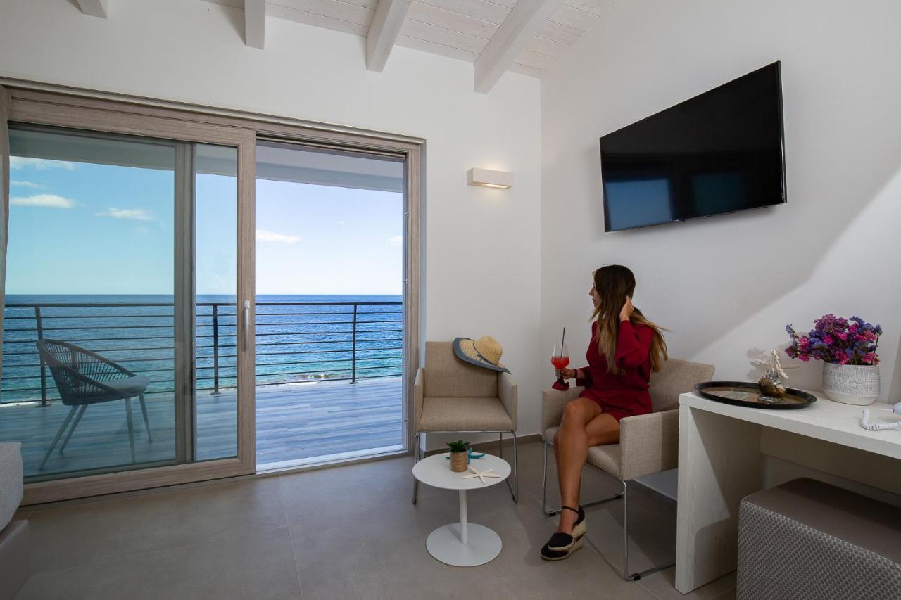 Hotel Caramare كالا غونوني المظهر الخارجي الصورة