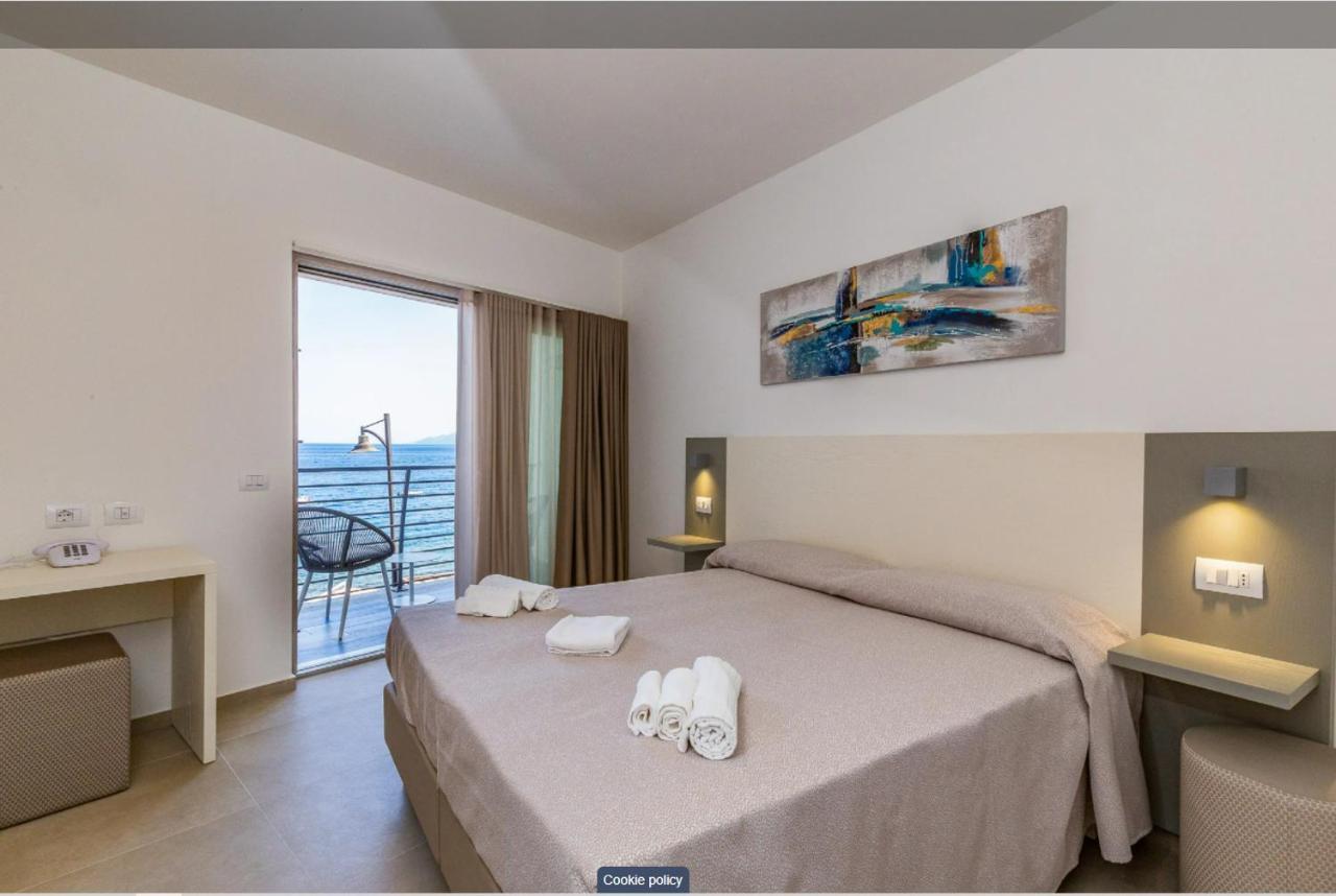 Hotel Caramare كالا غونوني المظهر الخارجي الصورة