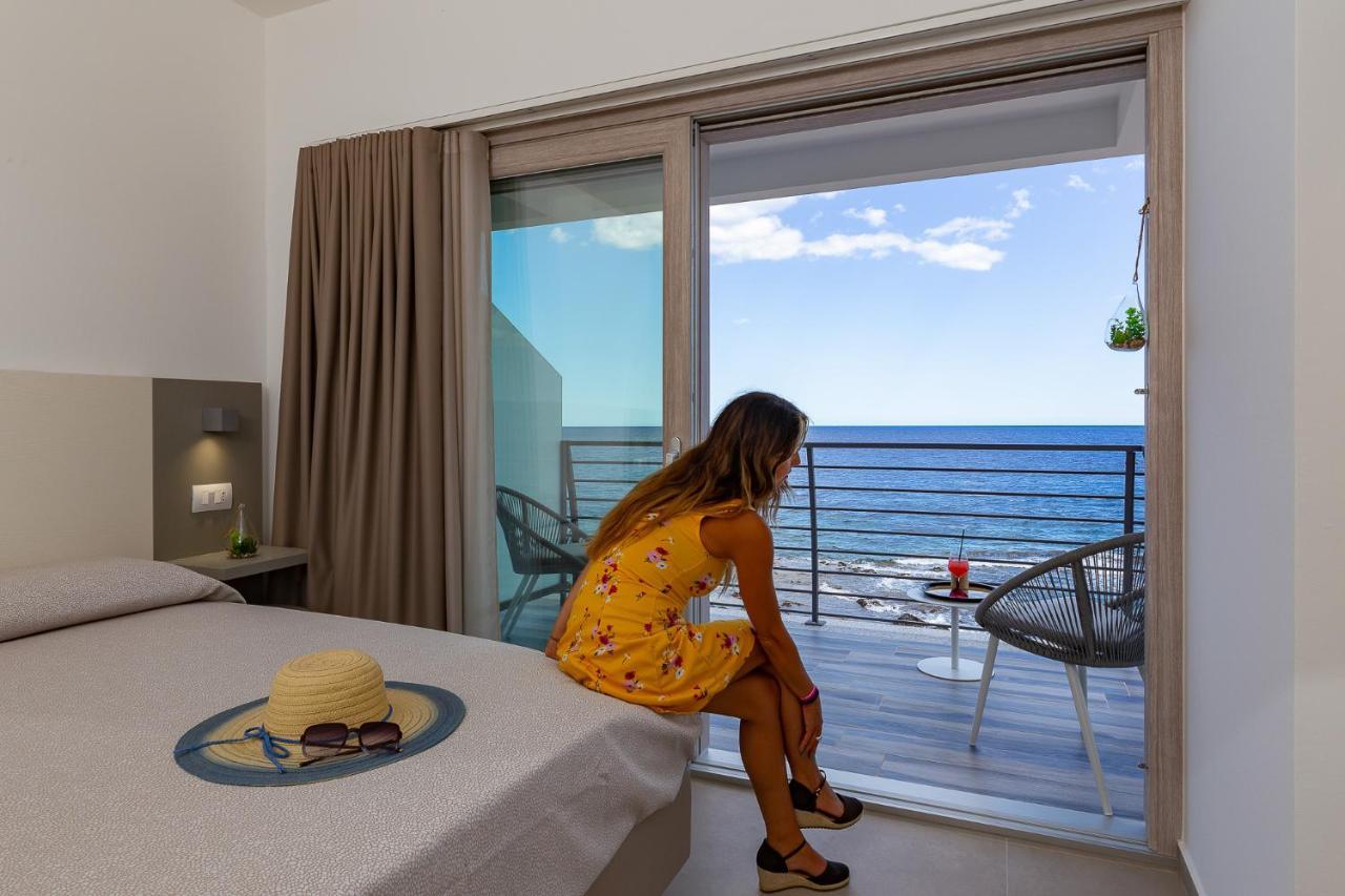Hotel Caramare كالا غونوني المظهر الخارجي الصورة